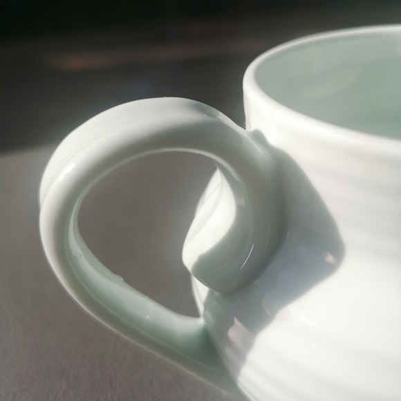 Portmeirion Sophie Conran Celadon/Green 10 oz. Cream Jug/Small Creamer Pitcher - Picture 4 of 8